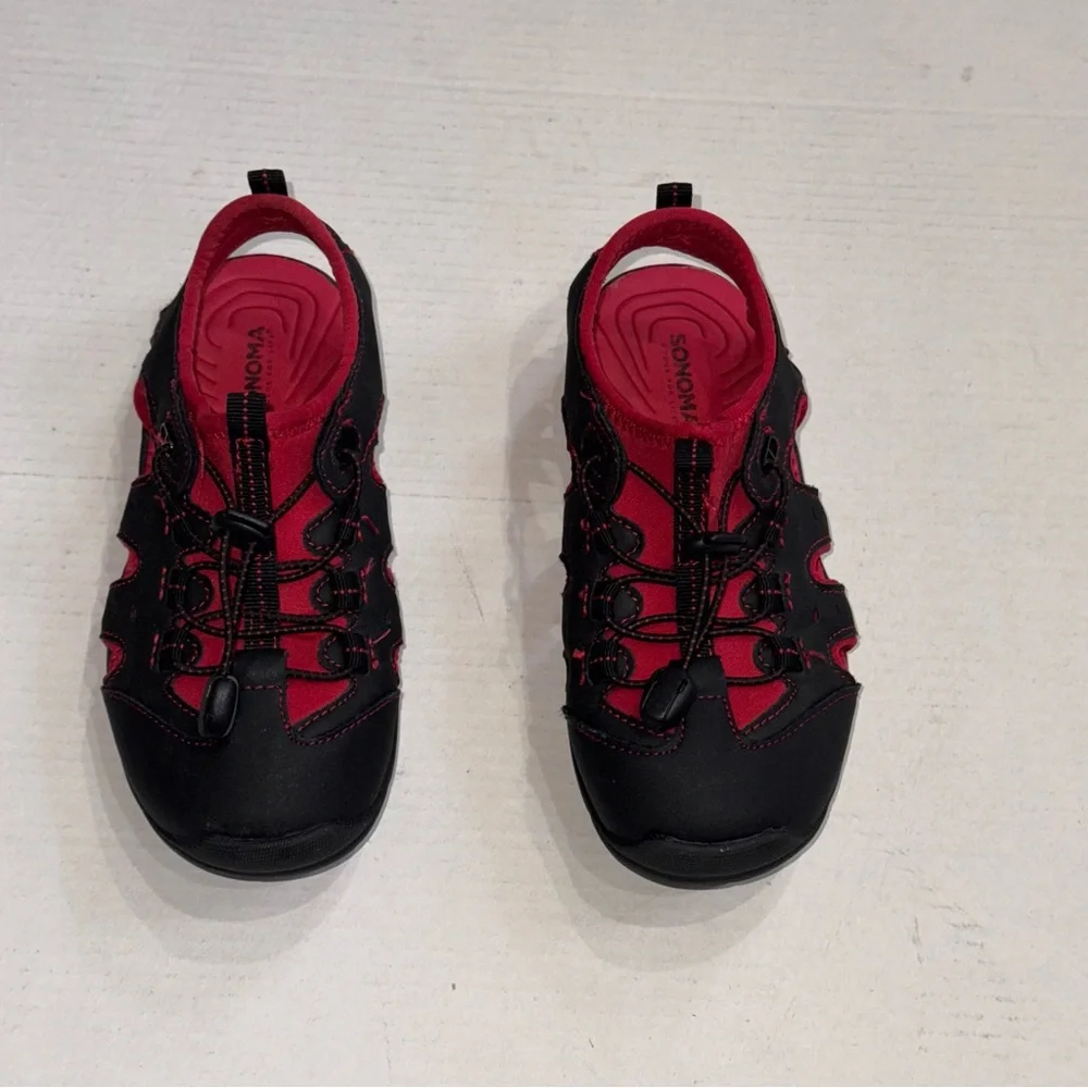 Sonoma Boys Black and Red Sandals Size 13 Med Closed Toe Pre-Owned